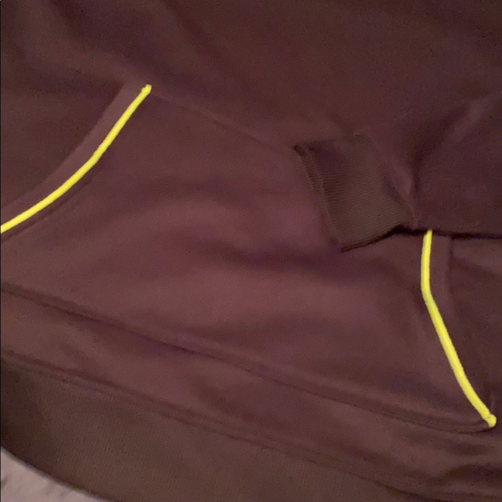 Under Armor Athletic Jacket. Medium - image 3